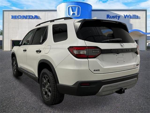new 2025 Honda Pilot car, priced at $48,359