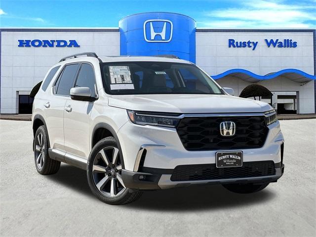 new 2025 Honda Pilot car, priced at $51,450