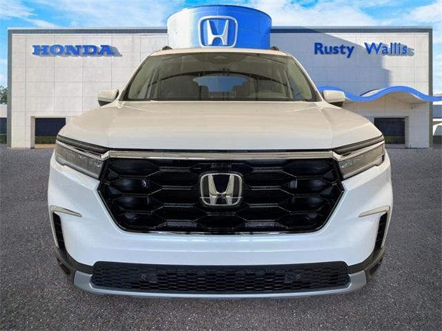 new 2025 Honda Pilot car, priced at $49,266