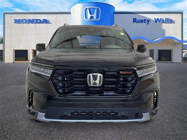 new 2025 Honda Pilot car, priced at $47,832