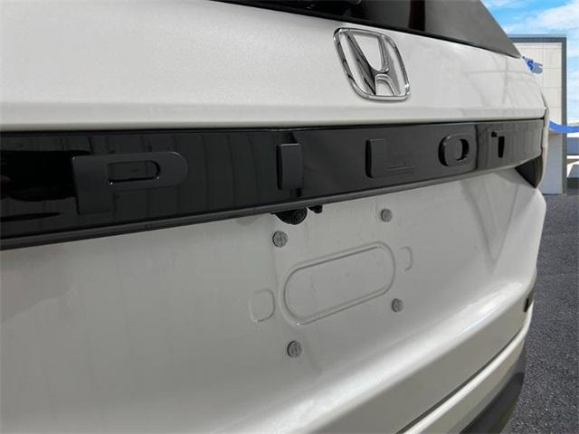 new 2025 Honda Pilot car, priced at $48,314