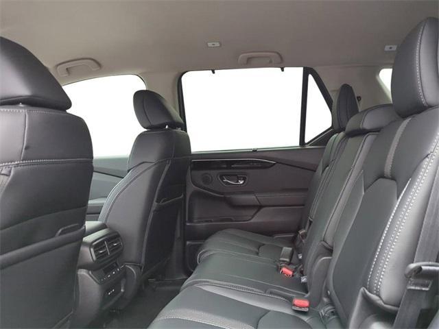 new 2025 Honda Pilot car, priced at $44,244
