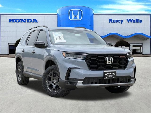 new 2025 Honda Pilot car, priced at $50,950