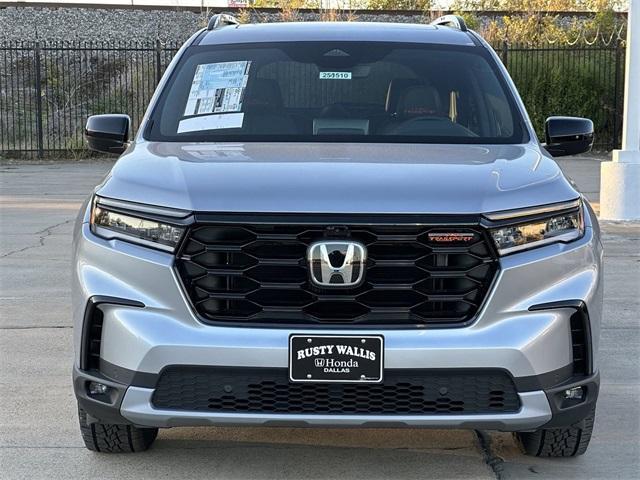 new 2025 Honda Pilot car, priced at $51,275