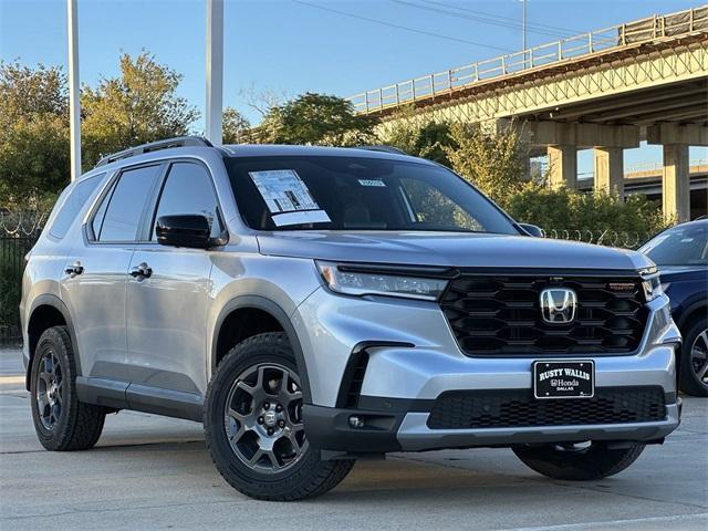 new 2025 Honda Pilot car, priced at $51,275