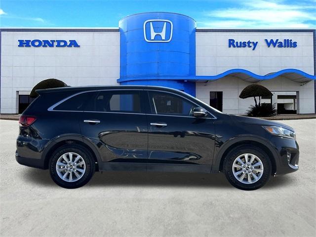 used 2019 Kia Sorento car, priced at $17,657