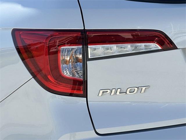 used 2021 Honda Pilot car, priced at $28,692