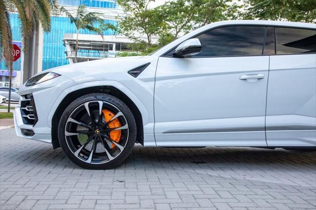 used 2021 Lamborghini Urus car, priced at $209,500