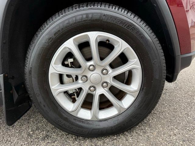 used 2021 Jeep Grand Cherokee car, priced at $28,477