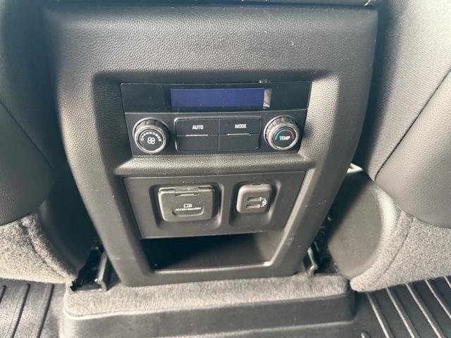 used 2021 Chevrolet Traverse car, priced at $28,937