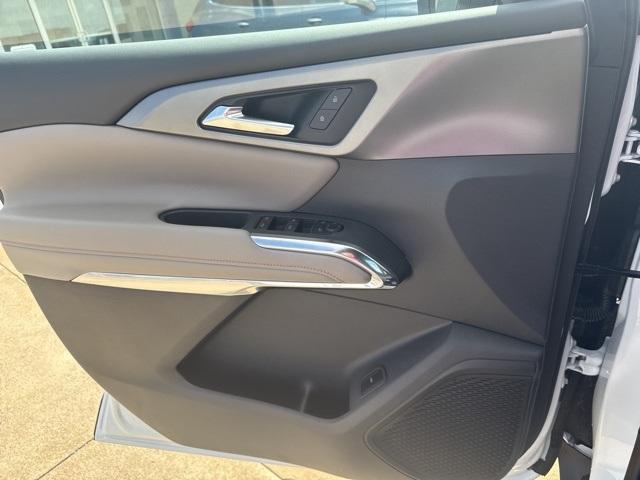 new 2025 Chevrolet Traverse car