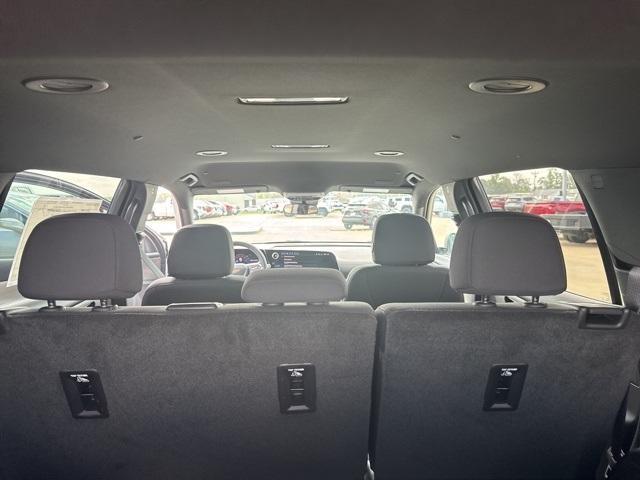 new 2025 Chevrolet Traverse car