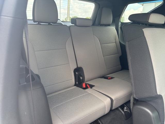 new 2025 Chevrolet Traverse car