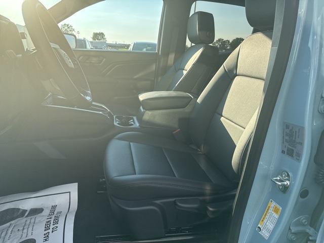 new 2025 Chevrolet Colorado car
