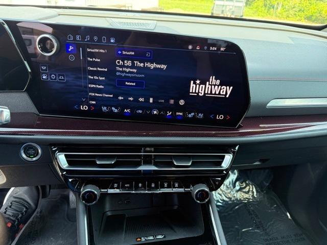used 2024 Chevrolet Traverse car, priced at $54,995