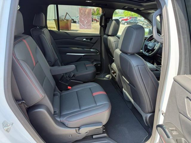 used 2024 Chevrolet Traverse car, priced at $54,995