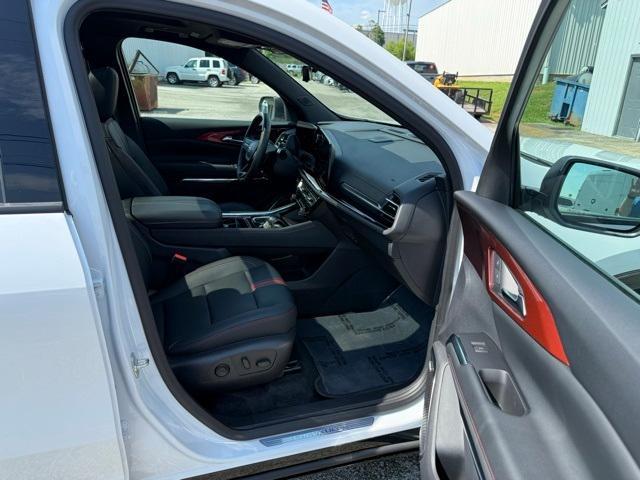 used 2024 Chevrolet Traverse car, priced at $54,995