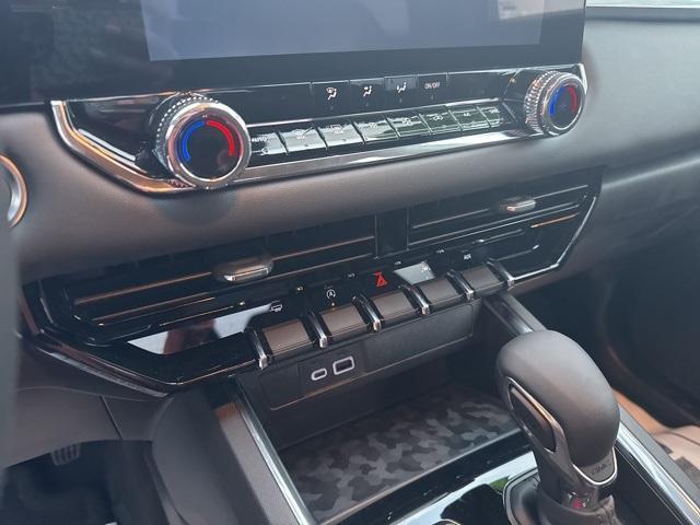 new 2025 GMC Canyon car