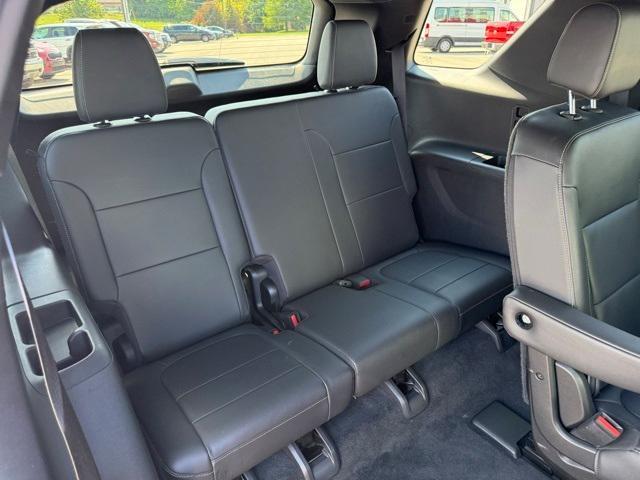 used 2023 Chevrolet Traverse car, priced at $28,934