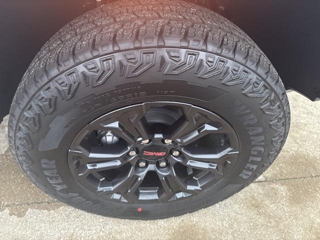 new 2025 GMC Canyon car