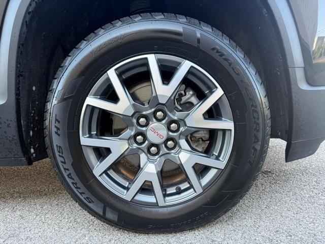 used 2023 GMC Acadia car, priced at $27,639