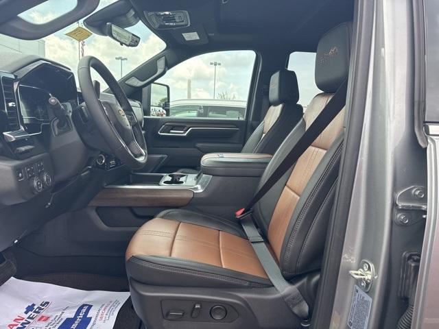 new 2025 Chevrolet Silverado 3500 car