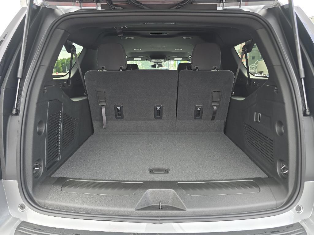new 2025 Chevrolet Suburban car, priced at $62,500