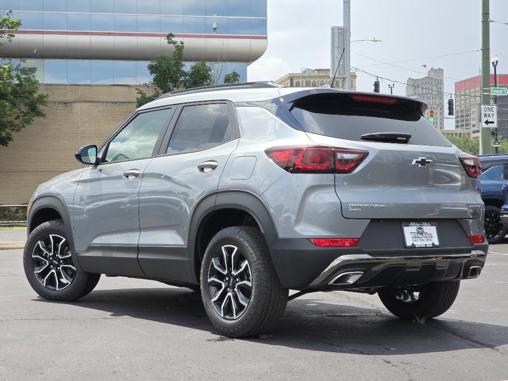 new 2025 Chevrolet TrailBlazer car, priced at $29,065
