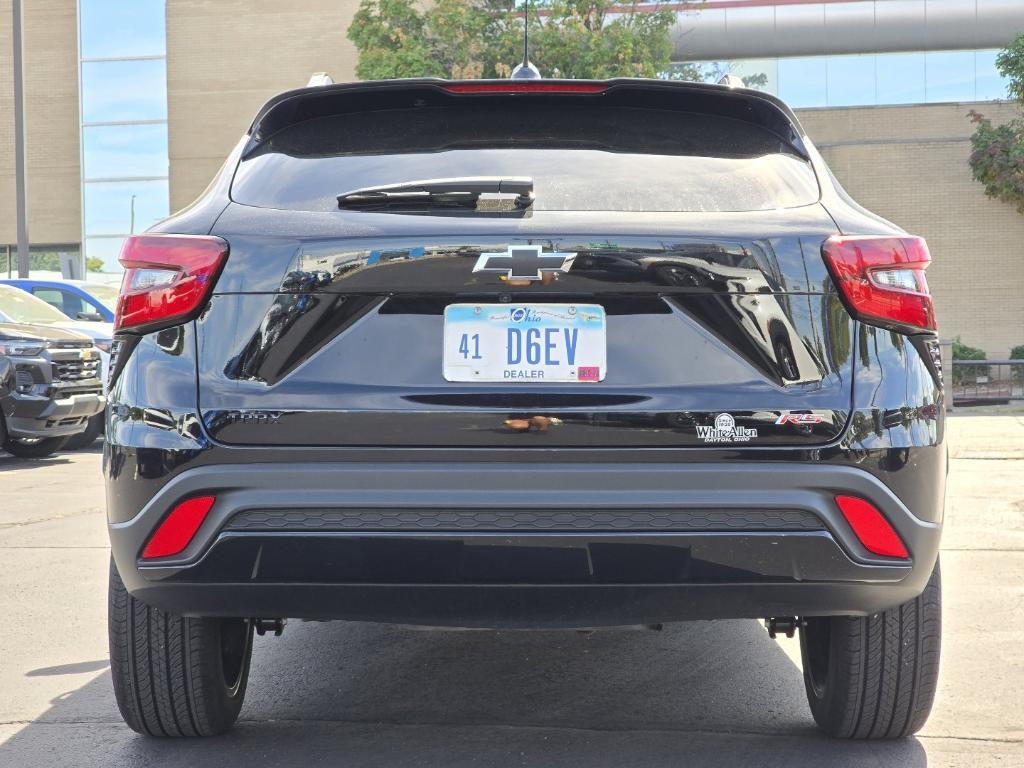 new 2025 Chevrolet Trax car, priced at $25,055