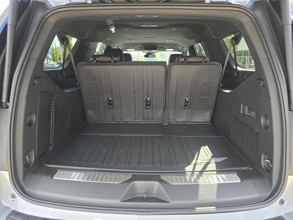 new 2025 Chevrolet Suburban car, priced at $76,171