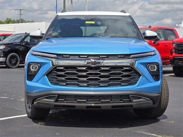 new 2025 Chevrolet TrailBlazer car, priced at $28,214