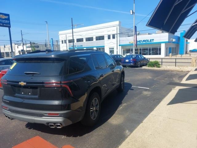 used 2025 Chevrolet Traverse car, priced at $39,800