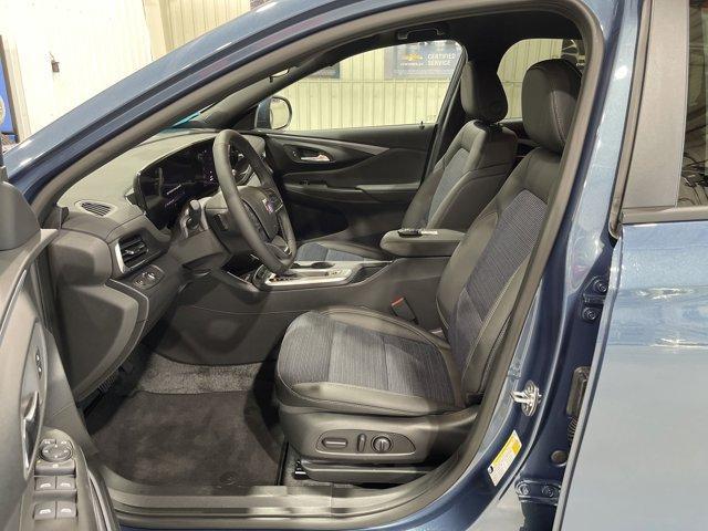 new 2025 Buick Envista car, priced at $27,280