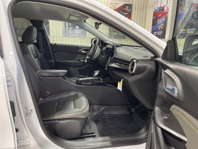 new 2025 Chevrolet Trax car, priced at $27,330