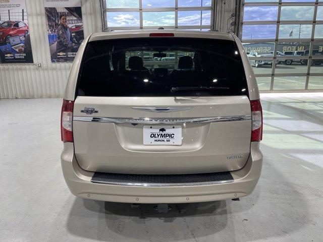 used 2015 Chrysler Town & Country car