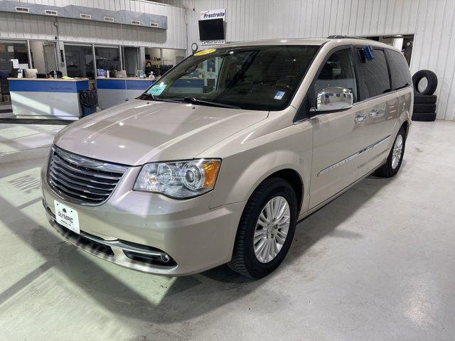 used 2015 Chrysler Town & Country car