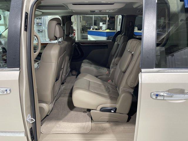 used 2015 Chrysler Town & Country car