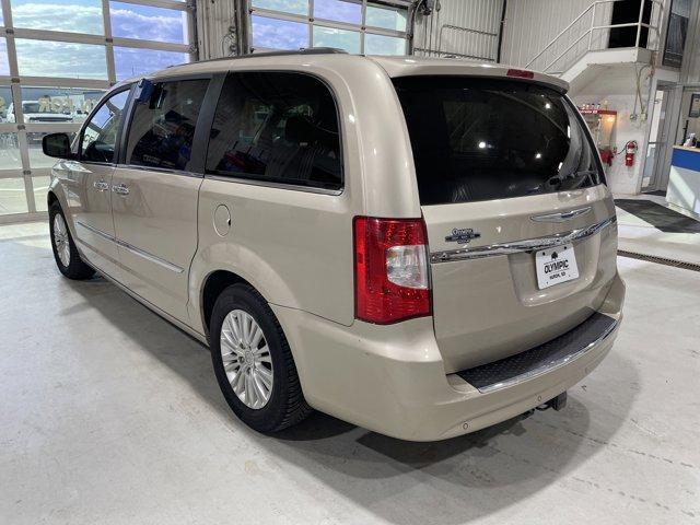 used 2015 Chrysler Town & Country car