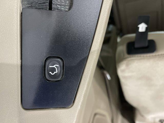 used 2015 Chrysler Town & Country car