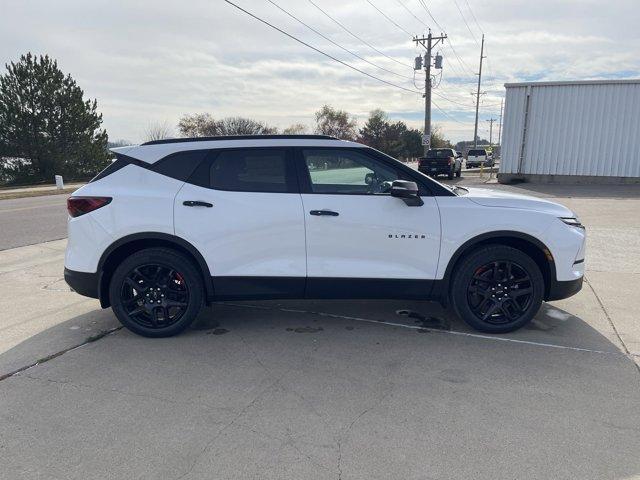 new 2025 Chevrolet Blazer car