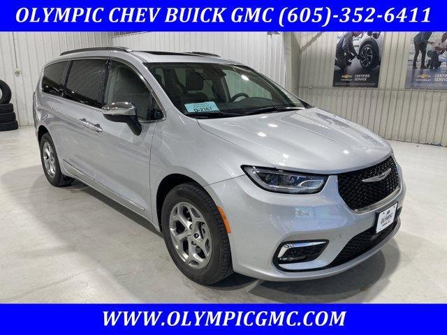 used 2023 Chrysler Pacifica car