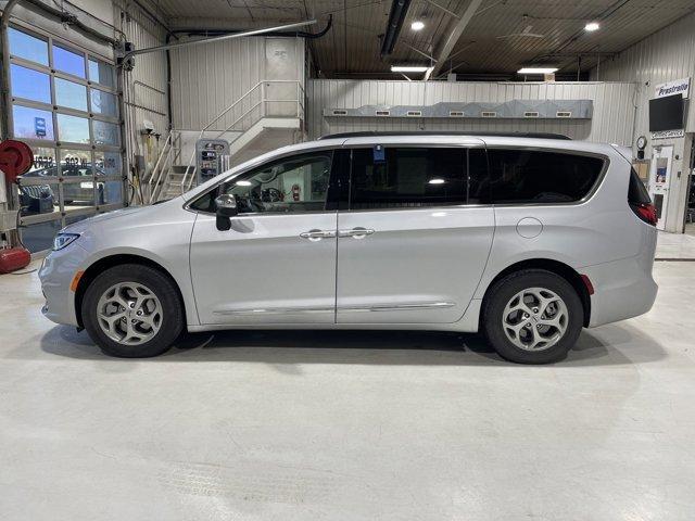 used 2023 Chrysler Pacifica car