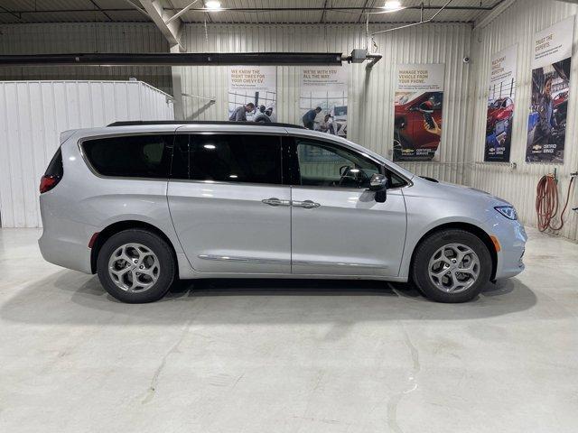 used 2023 Chrysler Pacifica car