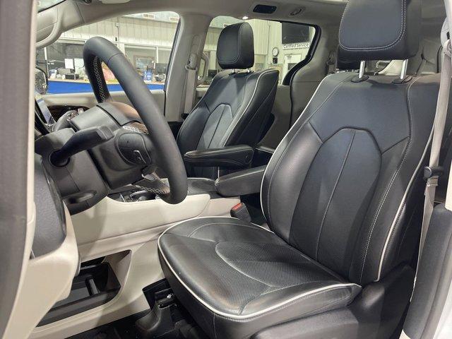 used 2023 Chrysler Pacifica car