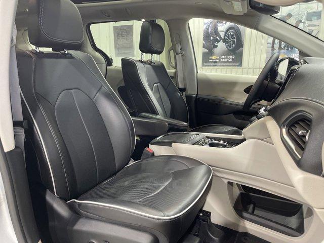 used 2023 Chrysler Pacifica car