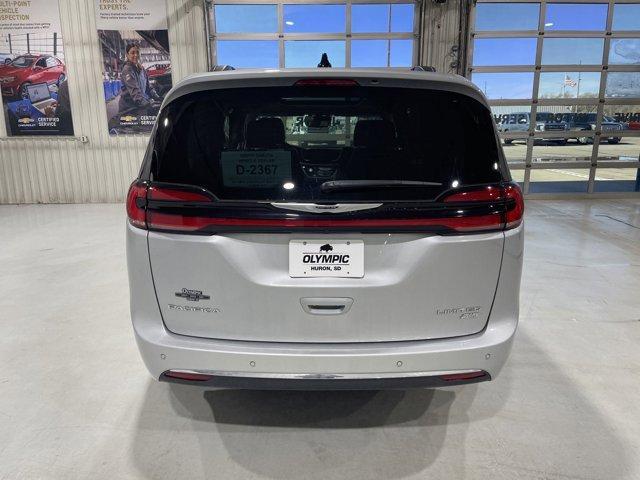 used 2023 Chrysler Pacifica car