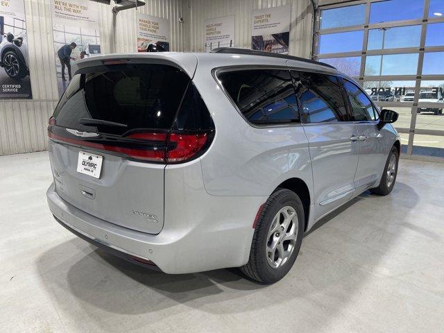 used 2023 Chrysler Pacifica car