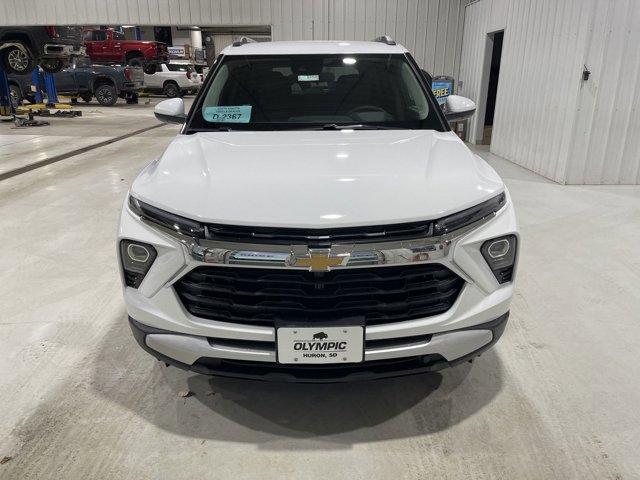 new 2025 Chevrolet TrailBlazer car, priced at $27,330