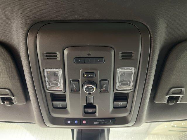 used 2022 GMC Yukon XL car, priced at $58,132