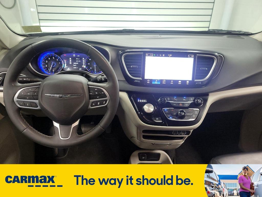 used 2023 Chrysler Pacifica car, priced at $25,998